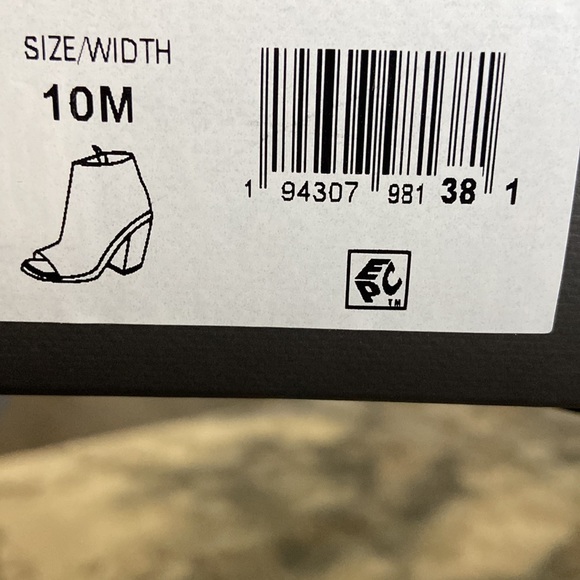 Booties - Picture 5 of 6